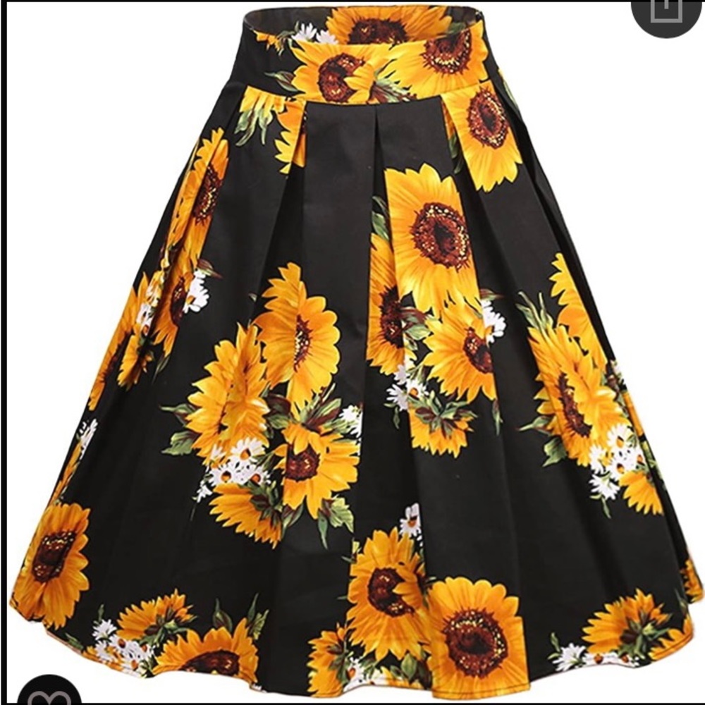 NWT Dressever Vintage A-Line printed pleated flare midi skirt size Large.